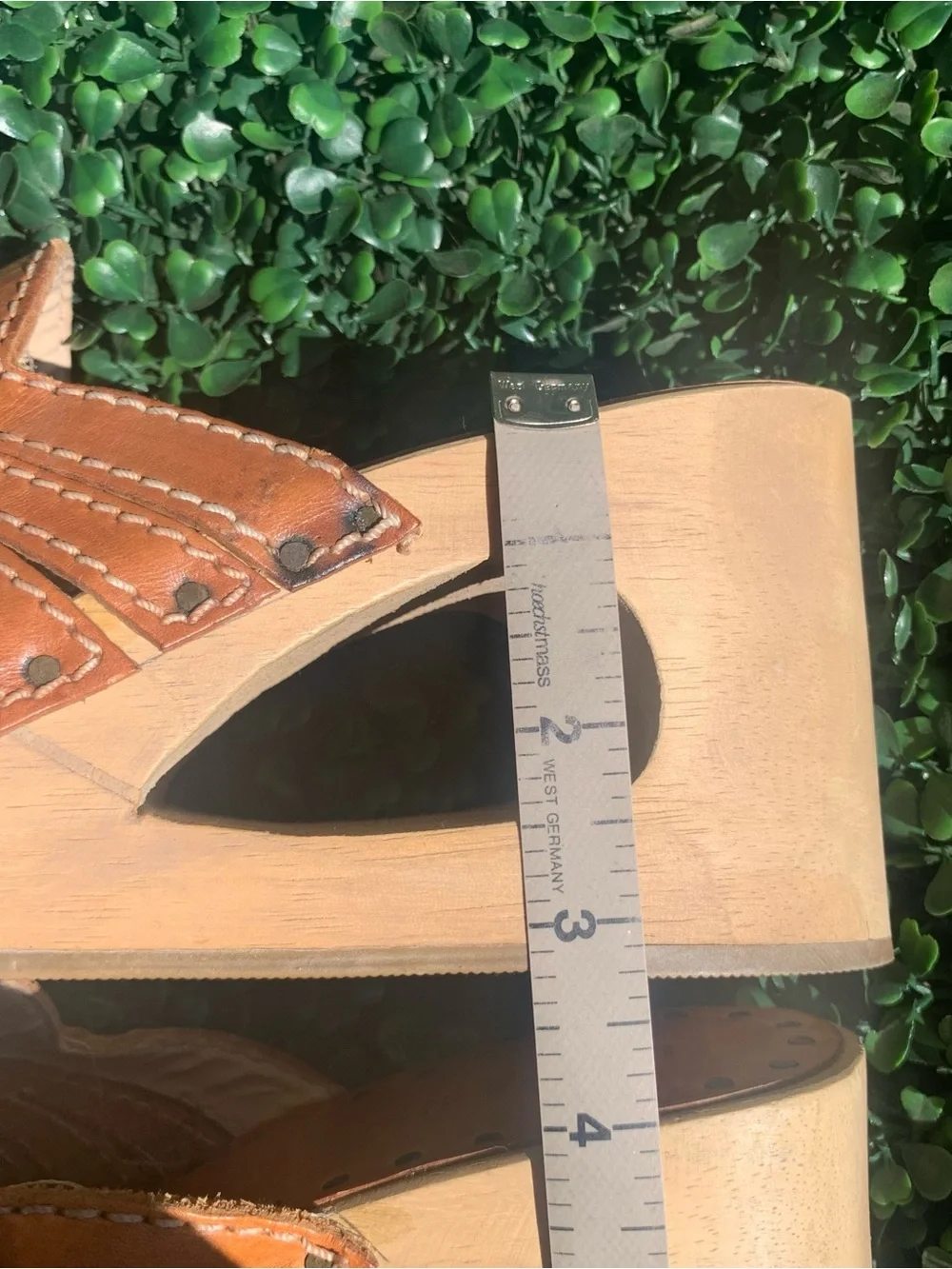 Vintage Two Lips Tan Leather Cut-Outs Design w/ wood carved platform sandal shoe